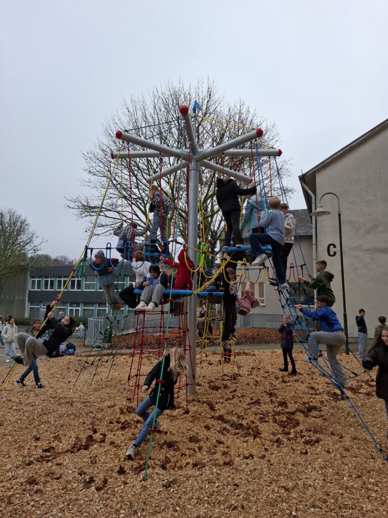 Neues Klettergerüst freigegeben!