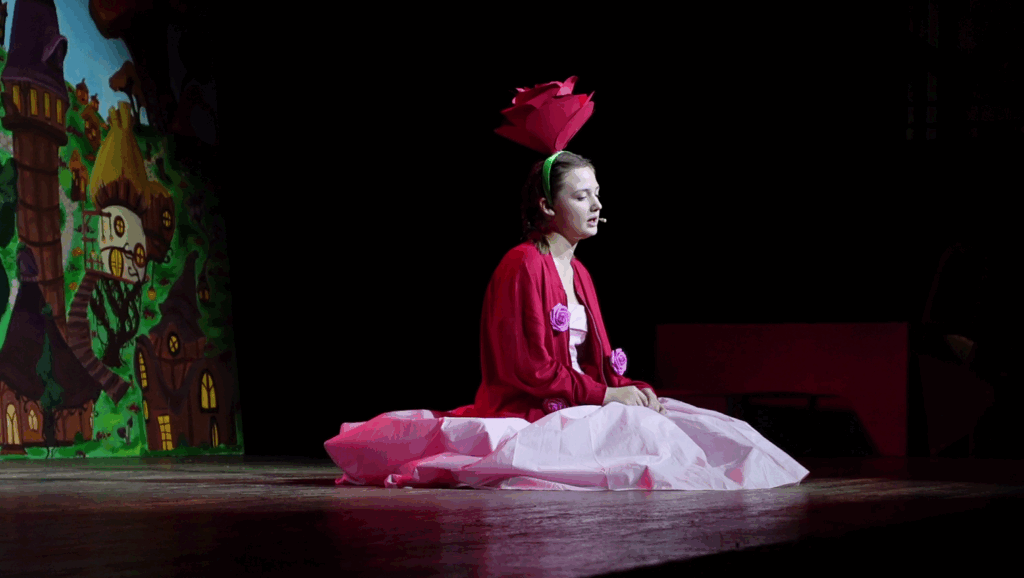 Zauberhafte Aufführung der Theater-AG 4 Zauberhafte Aufführung der Theater-AG