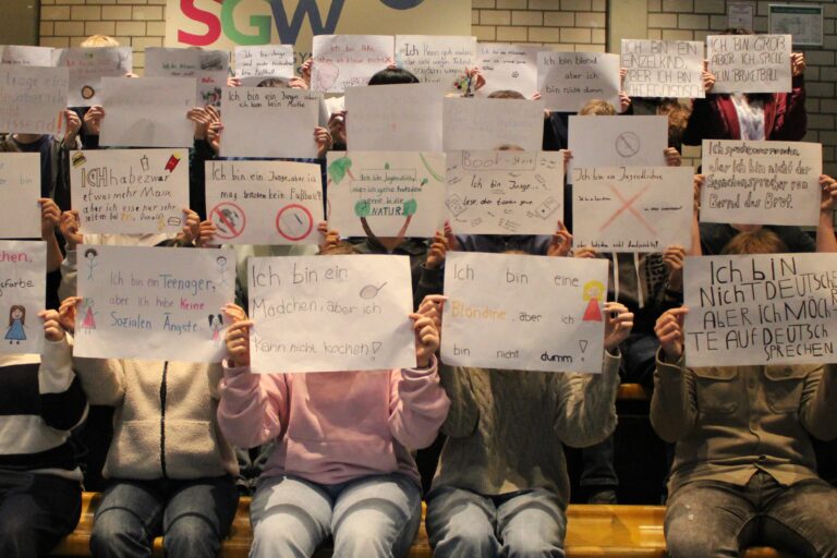 Vorurteile erkennen und hinterfragen