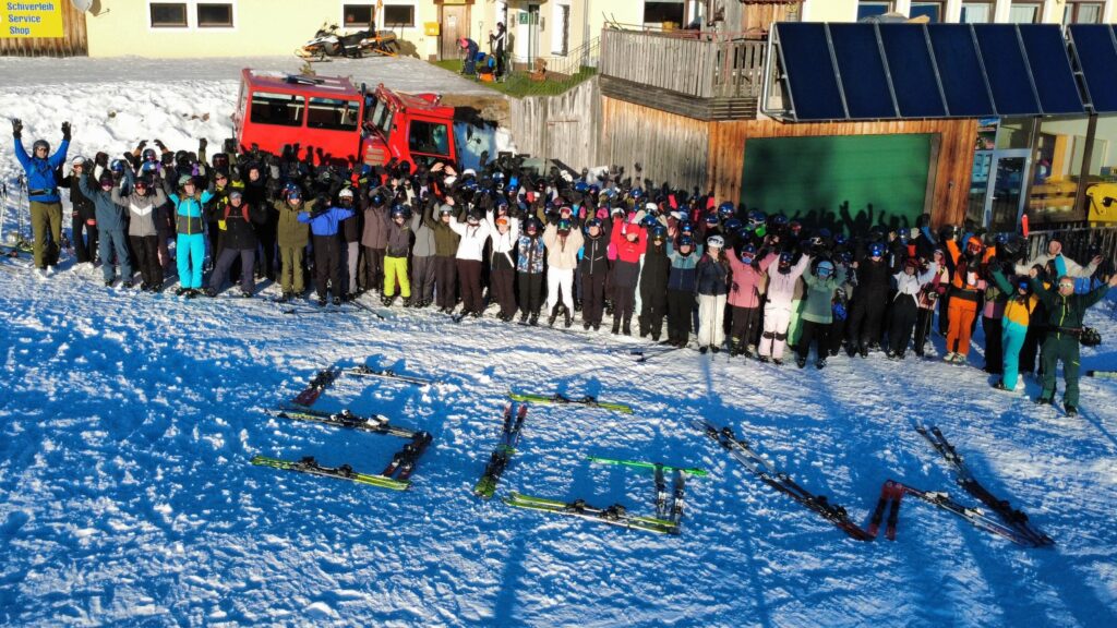 Skifahrt der Jahrgangsstufe 9 5 Skifahrt der Jahrgangsstufe 9