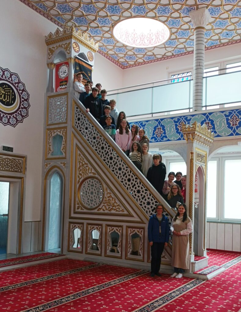 Ein Besuch in der Moschee 2 Ein Besuch in der Moschee